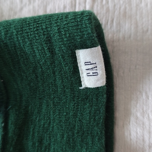 GAP Kids Green Sweatshirt with Wolf Graphic & Reversible Sequin Detail S 6-7 - Picture 5 of 8